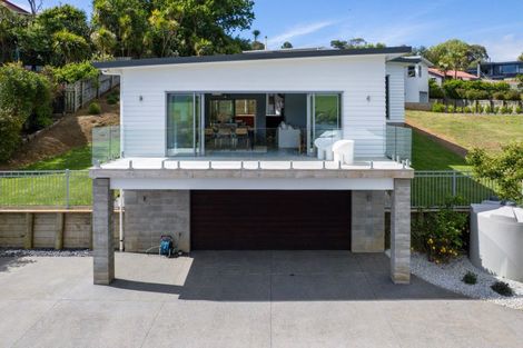 Photo of property in 28 Robertson Street, Raglan, 3225