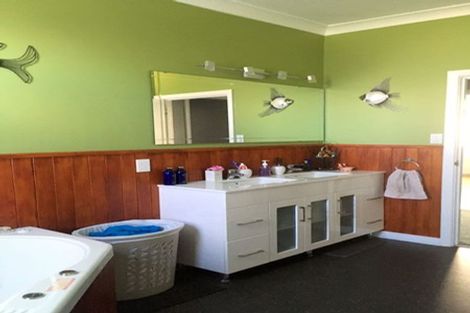 Photo of property in 22 Bowen Street, Woodville, 4920