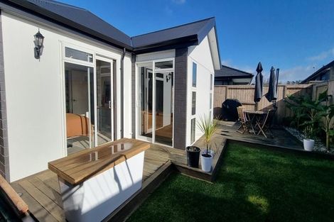 Photo of property in 18 Kuihi Street, Poike, Tauranga, 3112
