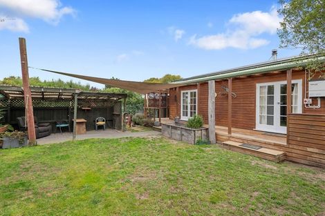 Photo of property in 37 Queens Avenue, Waikuku Beach, 7402