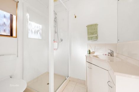 Photo of property in 8 Runanga Grove, Waikanae, 5036