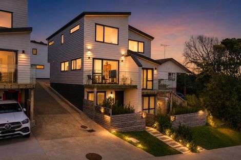 Photo of property in 20a Arrow Road, Forrest Hill, Auckland, 0620