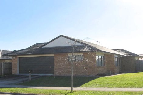 Photo of property in 18 Carisbrook Crescent, Papakura, 2110