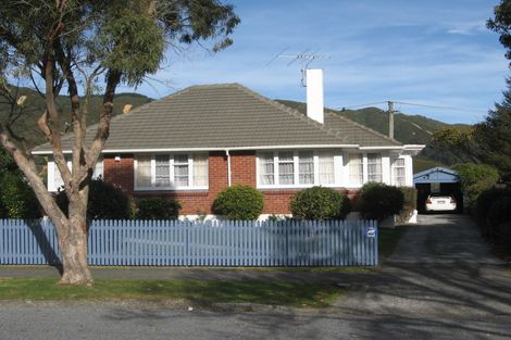 Photo of property in 28 Harris Street, Naenae, Lower Hutt, 5011