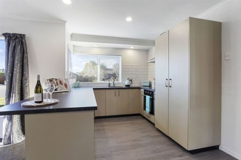 Photo of property in 33 Kirsten Place, Parklands, Christchurch, 8083