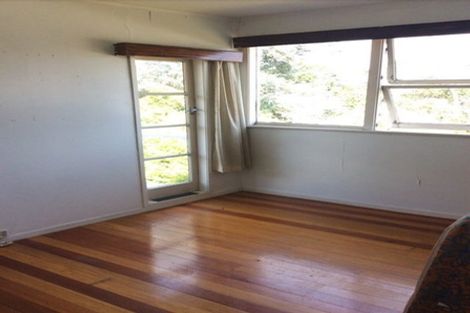 Photo of property in 8 Thomas Avenue, Te Atatu Peninsula, Auckland, 0610