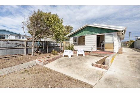 Photo of property in 21 Tonks Street, North New Brighton, Christchurch, 8083