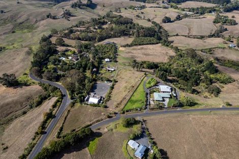 Photo of property in 11 Brewster Road, Pukekawa, Tuakau, 2696