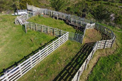 Photo of property in 496 Pukeatua Road, Dannevirke, 4975