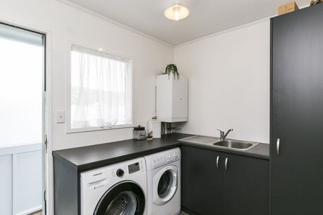 Photo of property in 6 John Witton Drive, Crofton Downs, Wellington, 6035