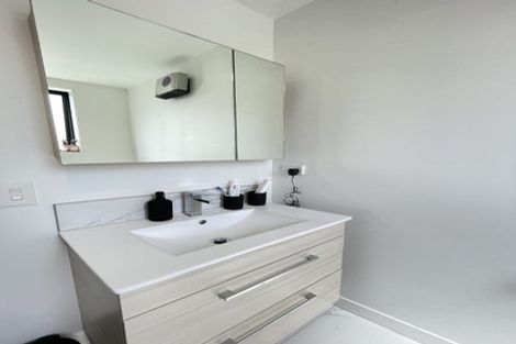 Photo of property in 86a Vodanovich Road, Te Atatu South, Auckland, 0610