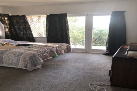 Photo of property in 8 Cheryl Place, Hillcrest, Auckland, 0627