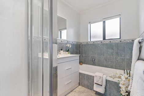 Photo of property in 94a Palmers Road, Clendon Park, Auckland, 2103