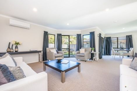 Photo of property in 24 Pinehill Crescent, Trentham, Upper Hutt, 5018