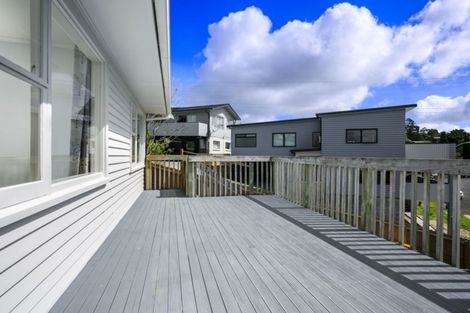 Photo of property in 12 Tawavale Crescent, Totara Vale, Auckland, 0629