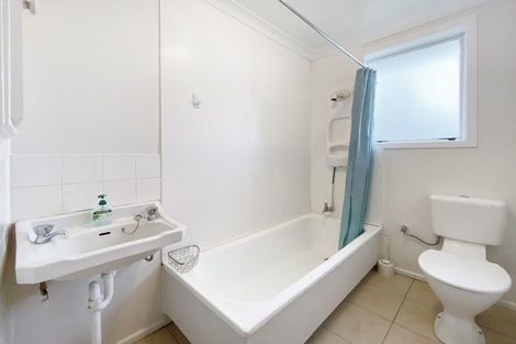 Photo of property in 2/1115 Fergusson Drive, Clouston Park, Upper Hutt, 5018