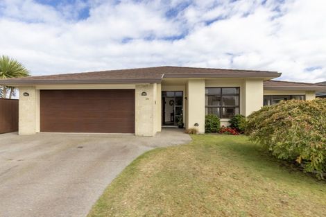 Photo of property in 196 Milne Drive, Paraparaumu, 5032