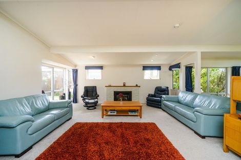 Photo of property in 6 Dunk Place, Milson, Palmerston North, 4414
