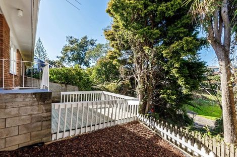 Photo of property in 2/28 Gordon Avenue, Milford, Auckland, 0620