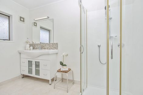 Photo of property in 1/125 Forrest Hill Road, Forrest Hill, Auckland, 0620