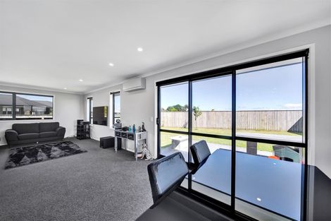 Photo of property in 5 Papawhero Drive, Bell Block, New Plymouth, 4312