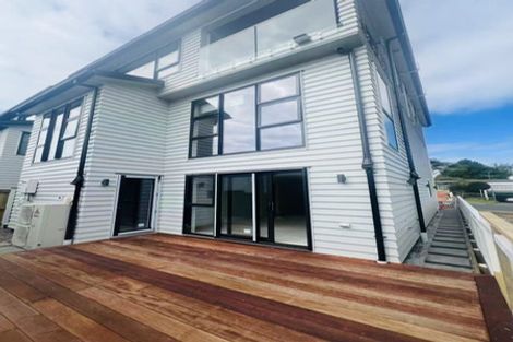Photo of property in 33 Kotuitui Drive, Wainui, Silverdale, 0992