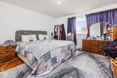 Photo of property in 16 Belgrave Place, Papakura, 2110
