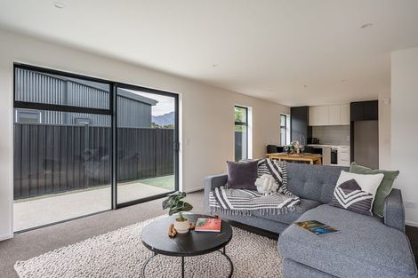 Photo of property in 14 Burdon Loop, Lake Hawea, 9382