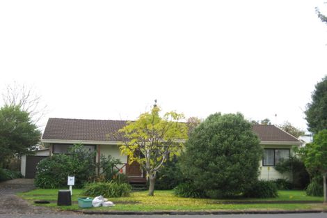 Photo of property in 27 Fiesta Drive, Half Moon Bay, Auckland, 2012