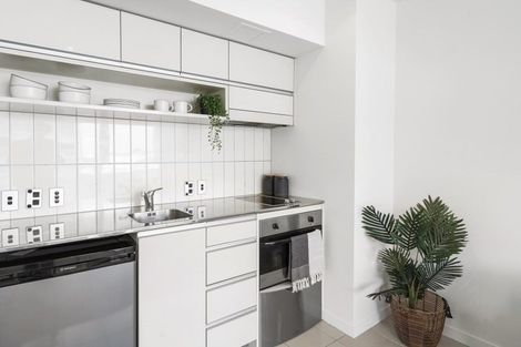 Photo of property in Halsey Apartments At Lighter Quay, 506/77 Halsey Street, Auckland Central, Auckland, 1010