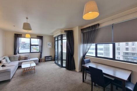 Photo of property in 17 Kent Terrace - Kent Apartments, 5e/16 Kent Terrace, Mount Victoria, Wellington, 6011