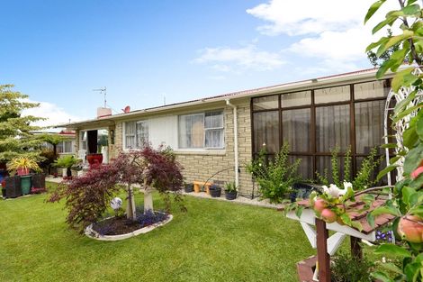 Photo of property in 27 Yvonne Street, Melville, Hamilton, 3206