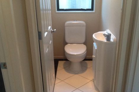 Photo of property in 17 Newinn Crescent, East Tamaki Heights, Auckland, 2016