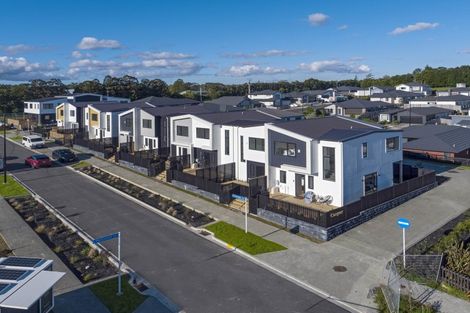 Photo of property in 10 Balthazar Road, Kumeu, 0810