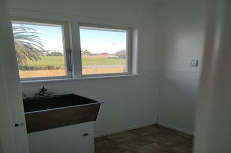 Photo of property in 25 Raglan Street, Mangere East, Auckland, 2024