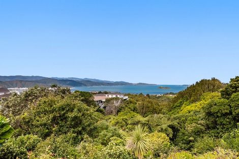 Photo of property in 21 Acacia Avenue, Maungaraki, Lower Hutt, 5010