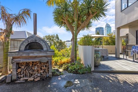 Photo of property in 17 Burns Avenue, Takapuna, Auckland, 0622