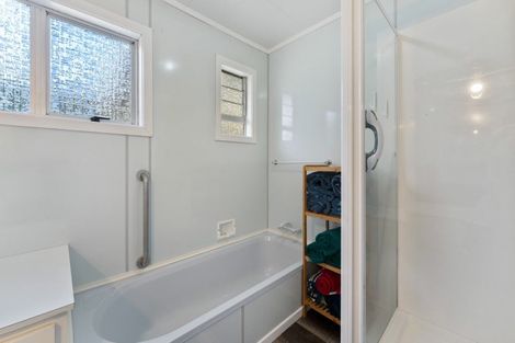 Photo of property in 6 Regents Grove, Richmond Heights, Taupo, 3330