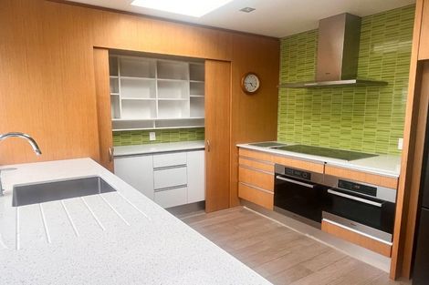 Photo of property in 15 Drayton Drive, Mount Pleasant, Christchurch, 8081