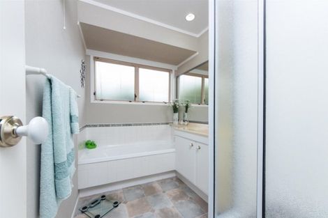 Photo of property in 2/35 Headcorn Place, Botany Downs, Auckland, 2010