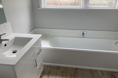 Photo of property in 17a Heather Grove, Fairfield, Lower Hutt, 5011