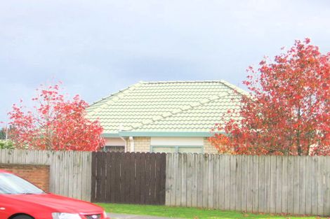 Photo of property in 2/171 Botany Road, Botany Downs, Auckland, 2010