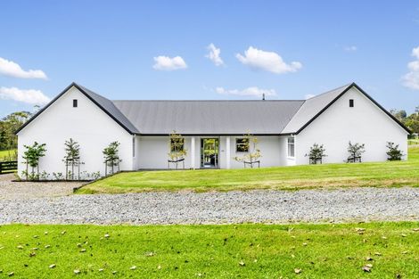 Photo of property in 245 Muriwai Valley Road, Muriwai, Waimauku, 0881