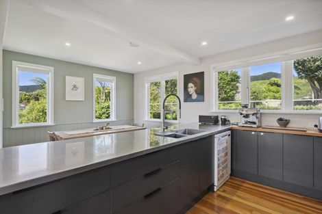 Photo of property in 2 Mascot Street, Tawa, Wellington, 5028