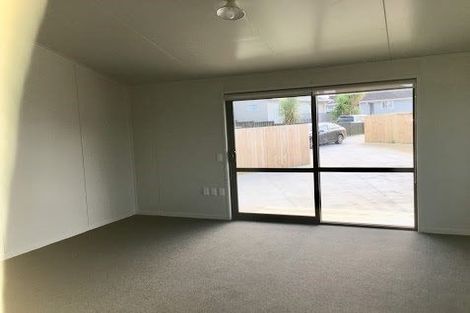 Photo of property in 49a Fairclough Road, Beach Haven, Auckland, 0626