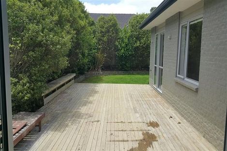 Photo of property in 108 Simpson Road, Henderson Valley, Auckland, 0614
