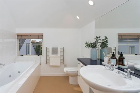 Photo of property in 25 Chepstow Avenue, Fendalton, Christchurch, 8052