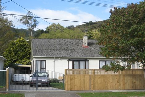 Photo of property in 72 Waddington Drive, Naenae, Lower Hutt, 5011