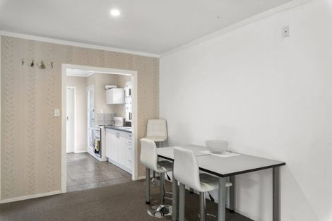 Photo of property in 17 Jenanne Place, Totara Vale, Auckland, 0629