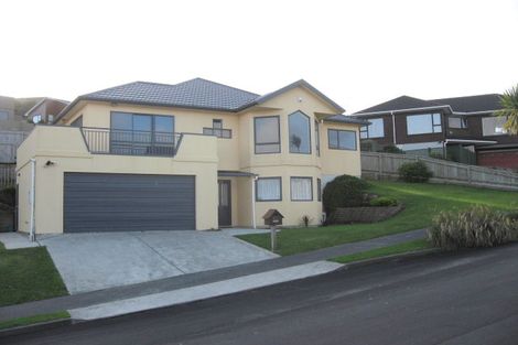 Photo of property in 59 Dress Circle, Newlands, Wellington, 6037